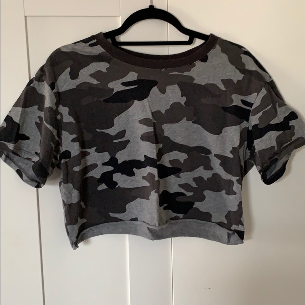 Camo crop top